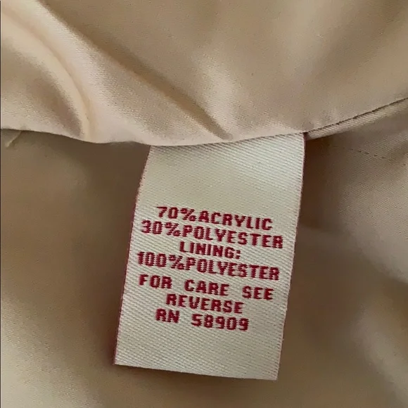 Reba Faux Fur Vest NWT - Picture 7 of 7